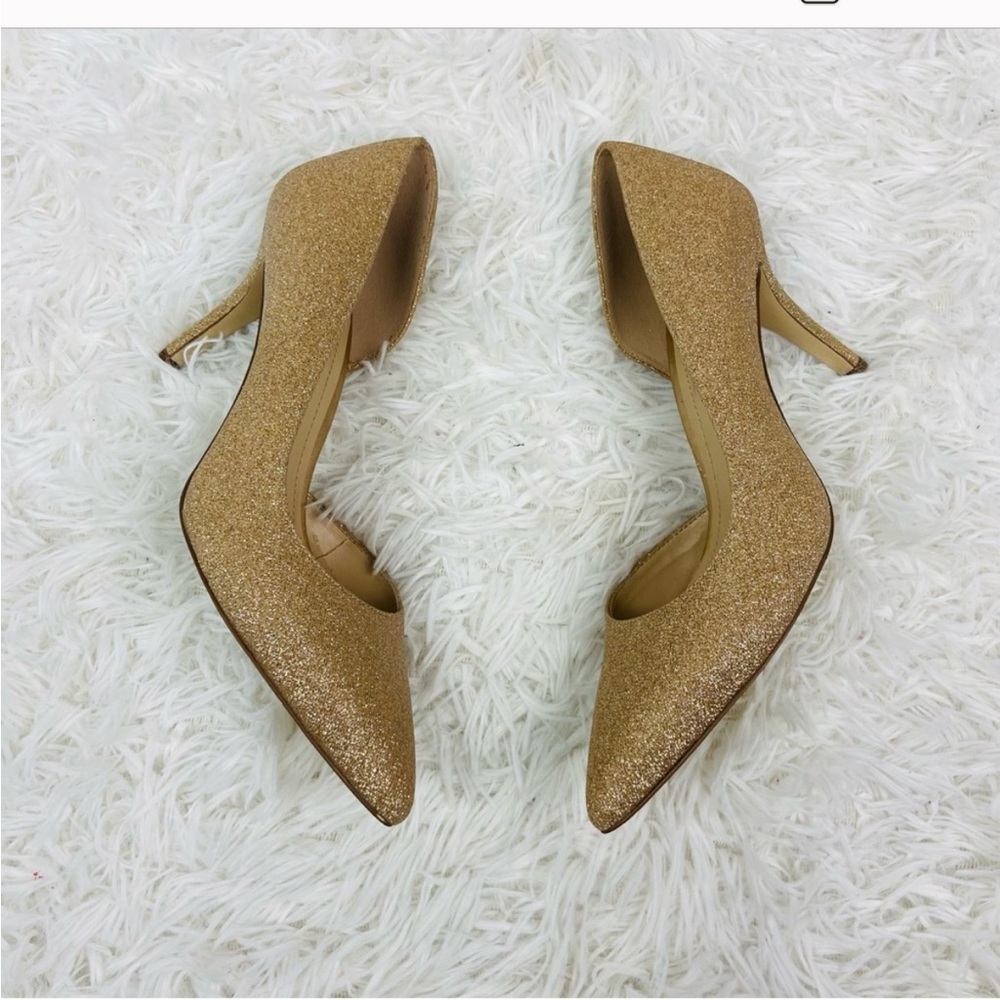 BCBGENERATION golden sparkly pointed heels size 9.5